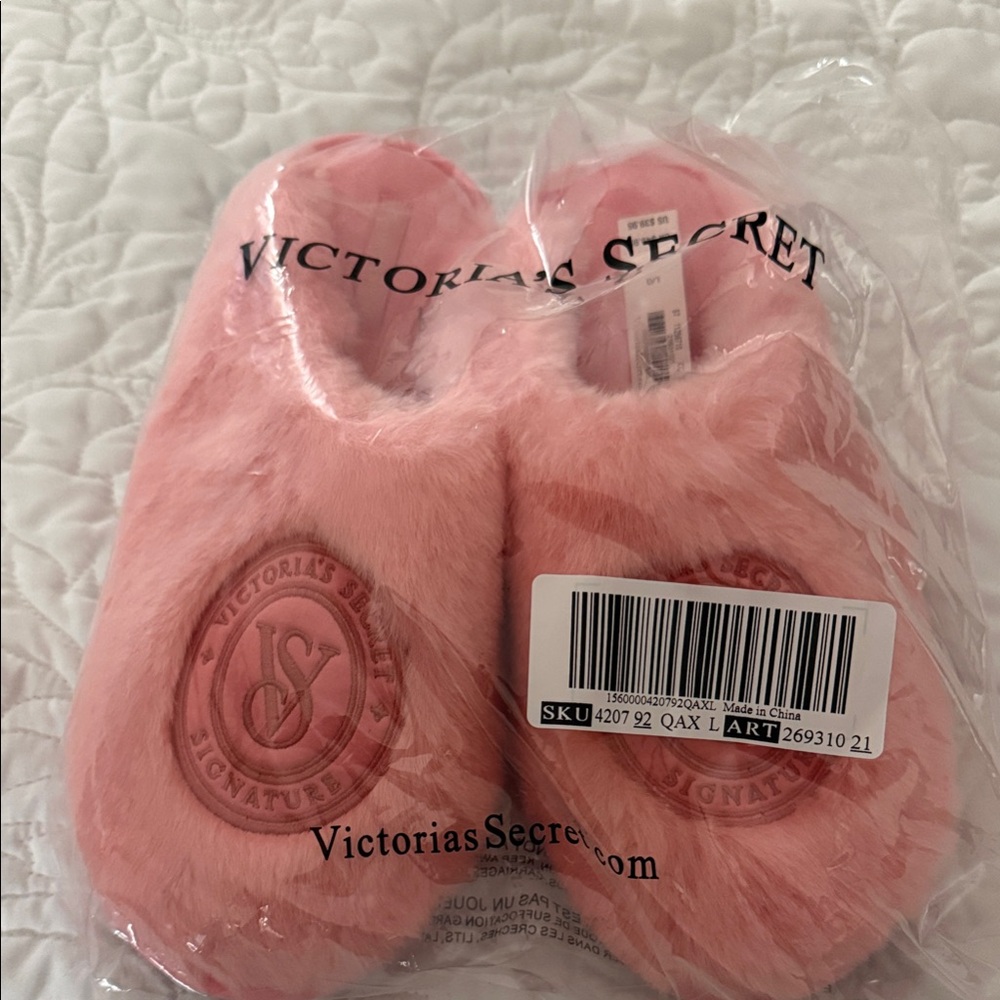 Victoria's Secret Plush Pink Slippers